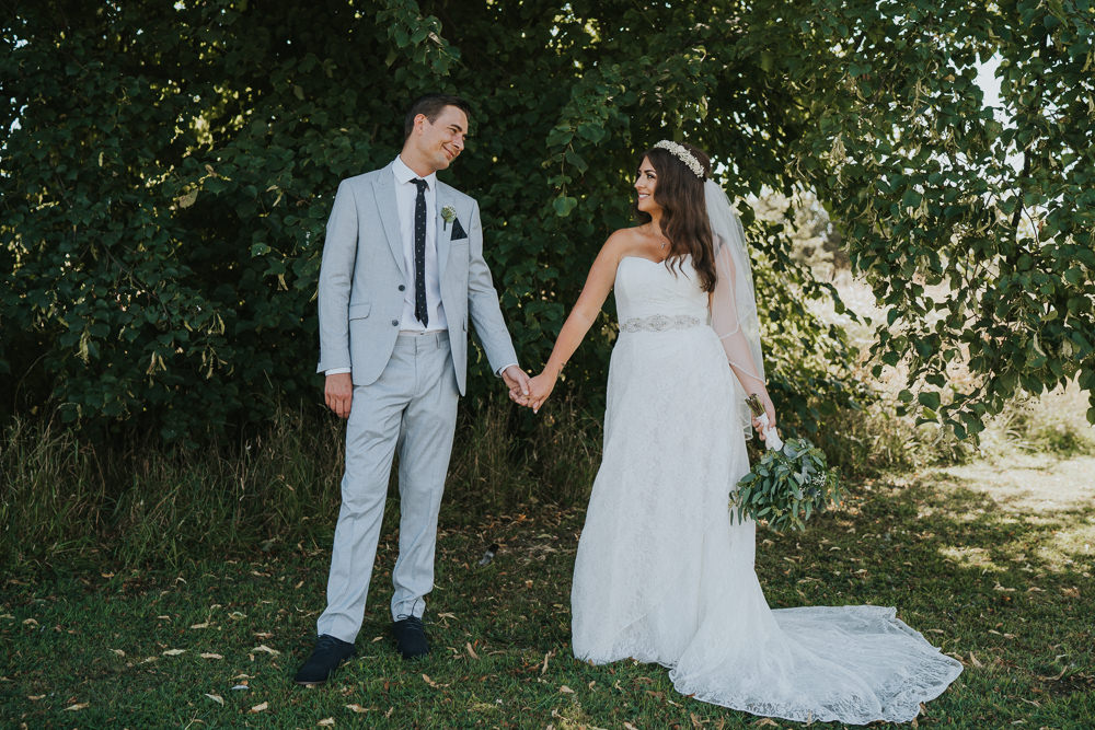 Intimate Outdoor Natural Relaxed Laid Back Summer Bride Groom Kiss Greenery Foliage Bouquet | Prested Hall Wedding Grace Elizabeth Photography