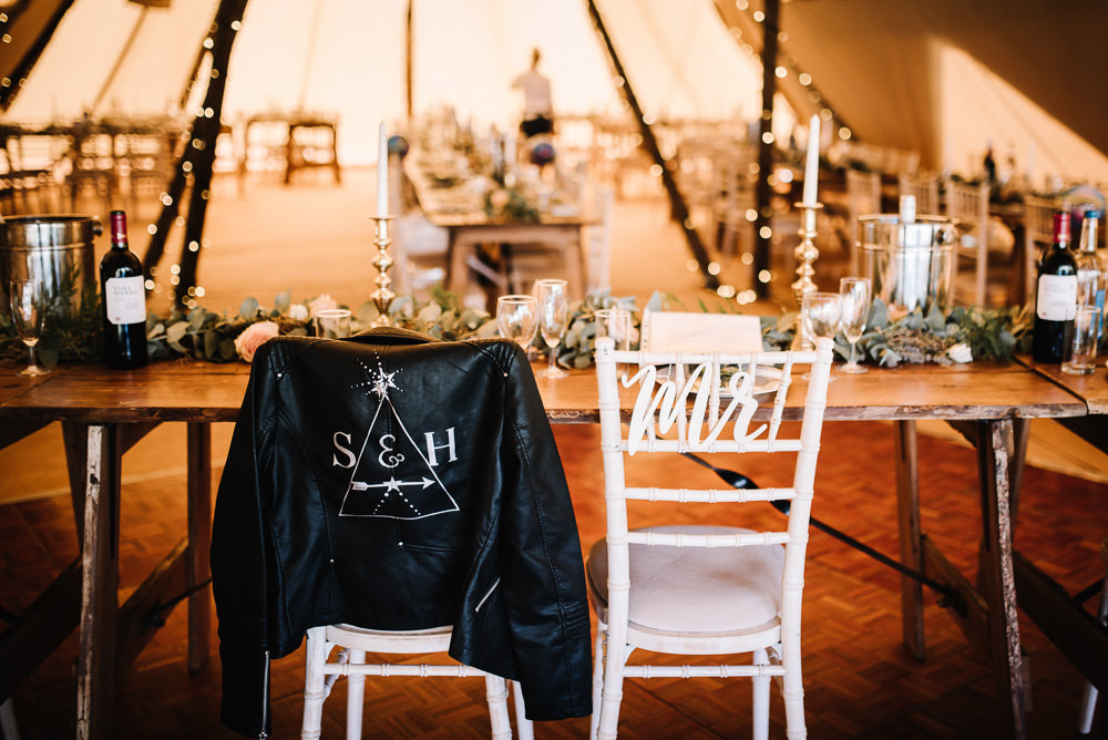 Chairs Mr Mrs Signs Alcott Weddings Oobaloos Photography