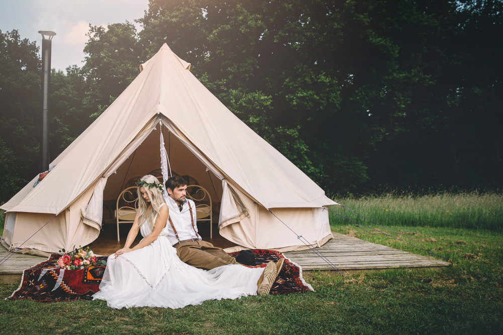 Bell Tents Glamping Bride Groom Free Spirited Wedding Ideas Woodland Lumiere Photographic