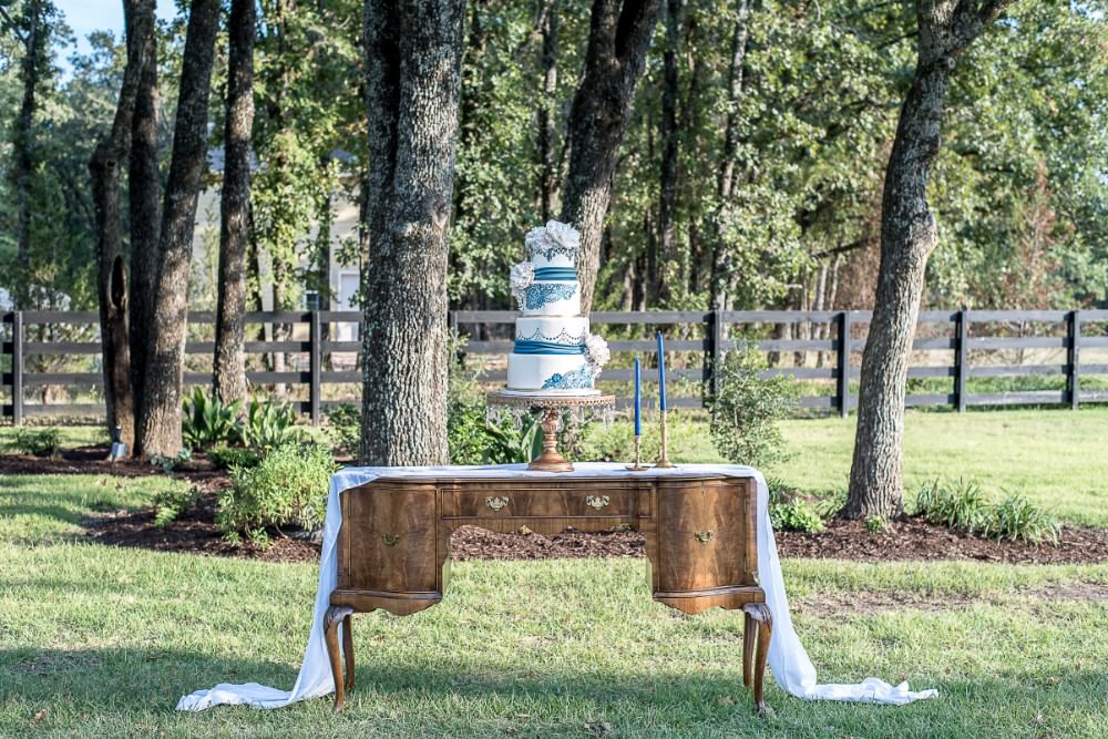 Dresser Cake Table Blue White Candle Candlestick Silk Runner White Sparrow Barn Wedding White Blue Ideas Si Creative Photography