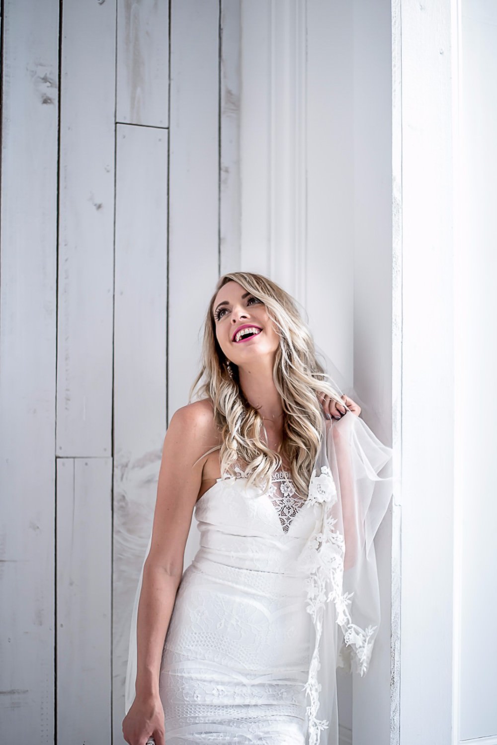 Bride Bridal Dress Gown Fit & Flare Fishtail Strapless Embroidered Veil Mismatched White Sparrow Barn Wedding White Blue Ideas Si Creative Photography