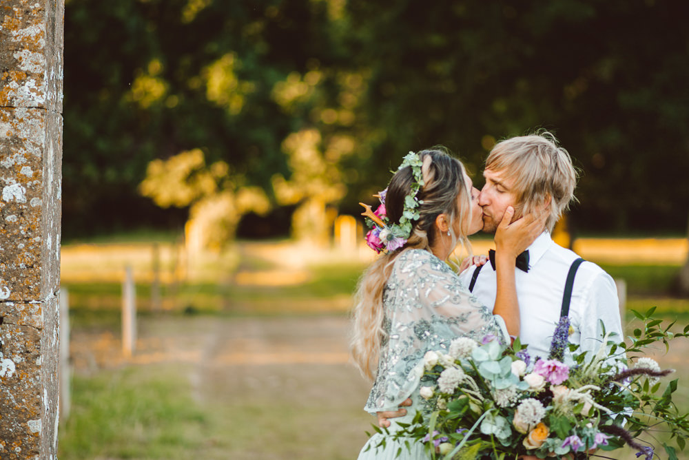 Ethereal Magical Golden Hour Wedding Ideas Dhw Photography