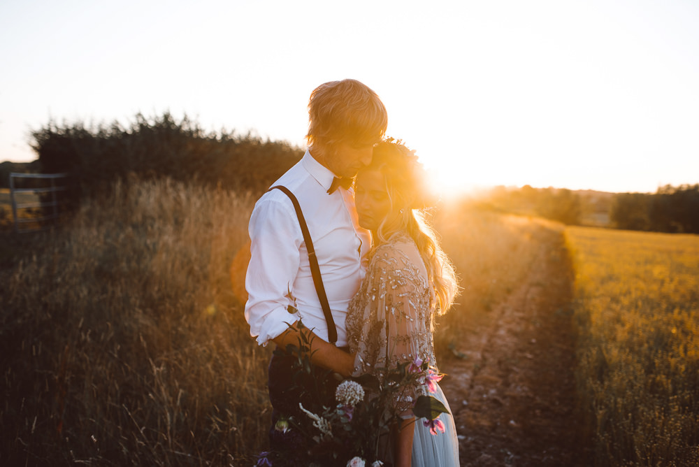 Ethereal Magical Golden Hour Wedding Ideas Dhw Photography