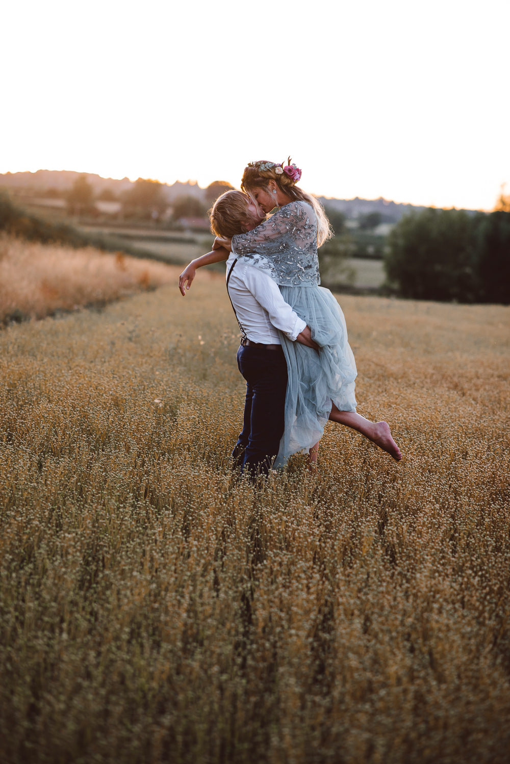 Ethereal Magical Golden Hour Wedding Ideas Dhw Photography