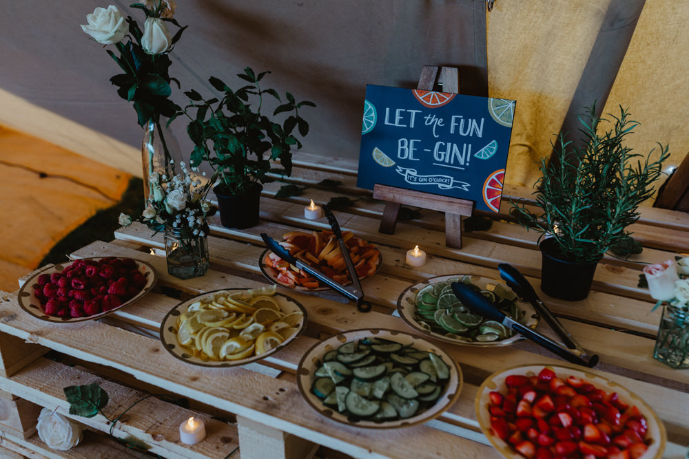 Gin Table Garnish Pallet Slice Hobbit Hill Wedding Stevie Jay Photography