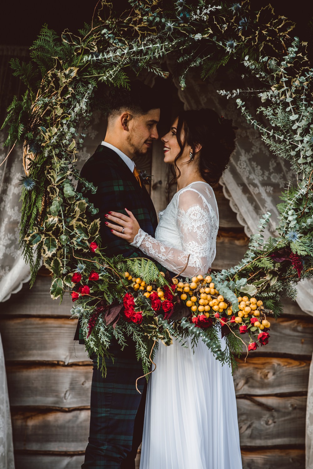 Large Wreath Photo Booth Backdrop Festive Rustic Christmas Wedding Ideas Dhw Photography