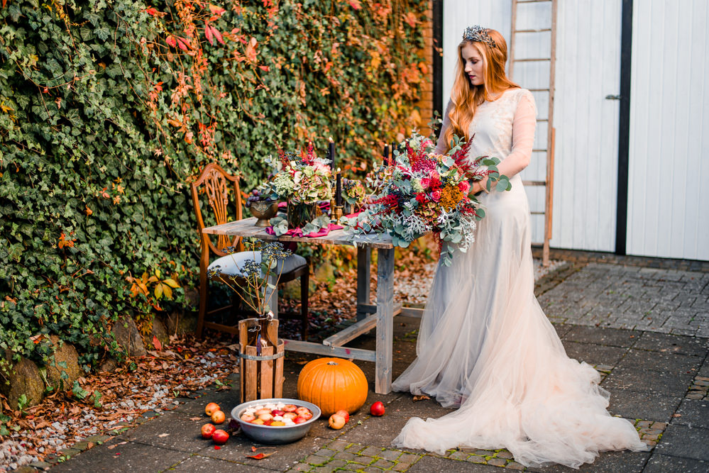 Table Tablescape Decor Decoration Fruit Flowers Candles Autumn Autumnal Fairytale Wedding Ideas Miriam Peuser Photography