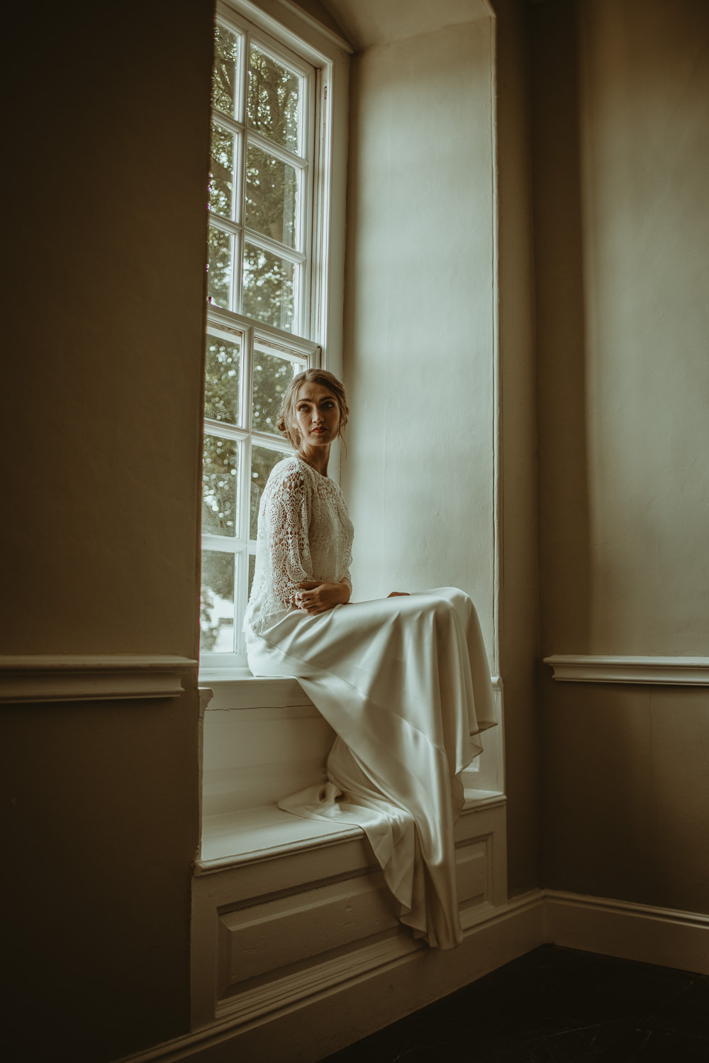 Blue Rich Romantic Wedding Ideas Daze of Glory Photography Catherine Spiller Photography