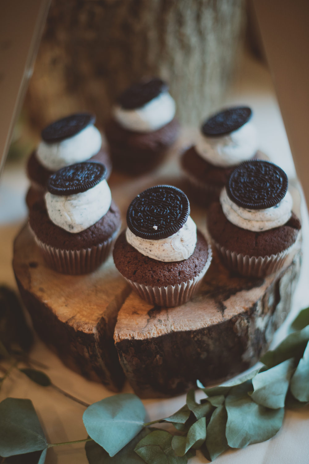 Cupcakes Log Newton Hall Wedding Sasha Weddings