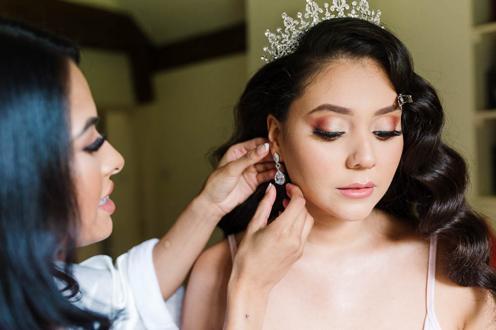 Bride Bridal Tiara Crown Wavy Down Brewerstreet Farmhouse Wedding Danielle Smith Photography