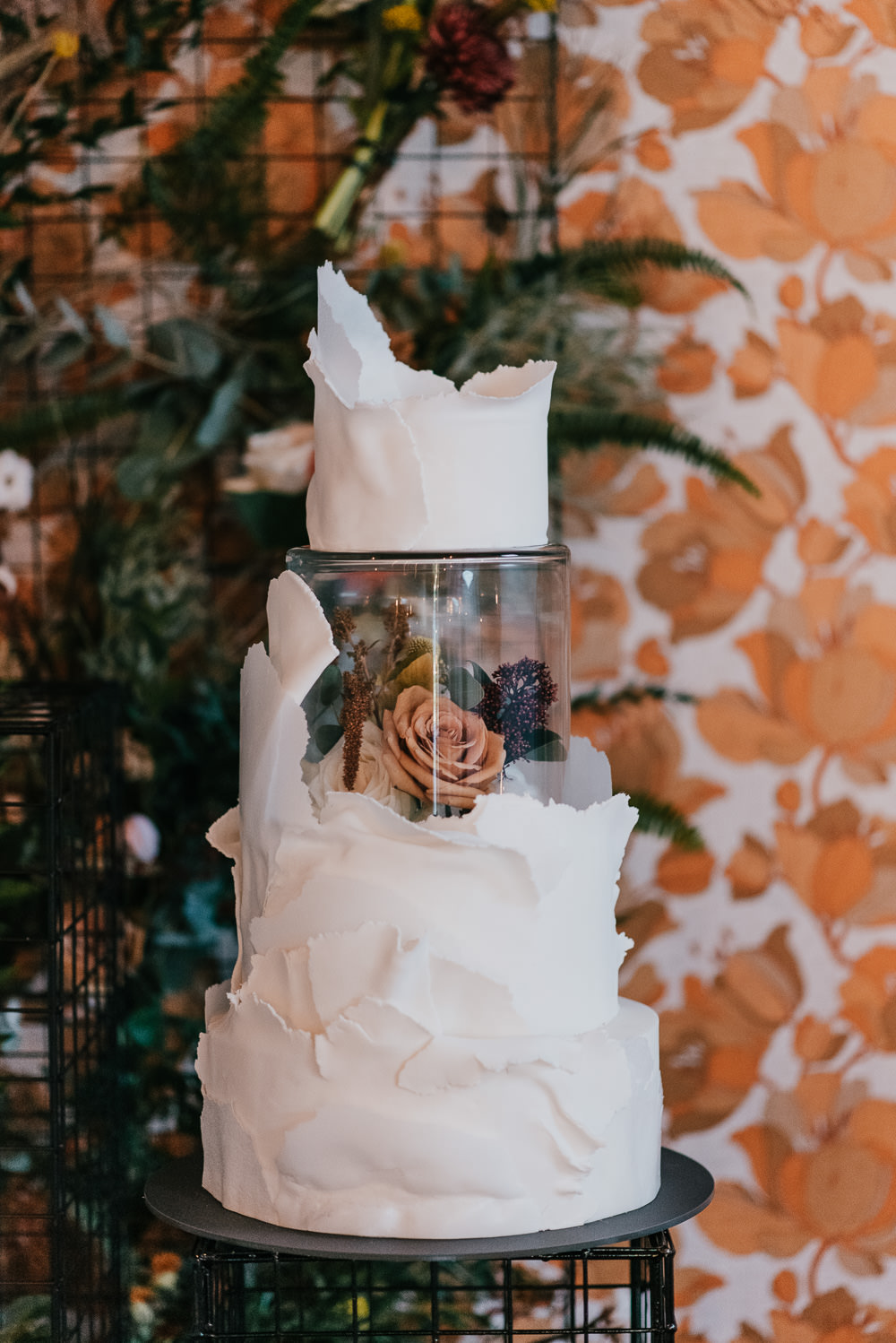 Cake Icing Flowers Glass Tier 1970 Retro Mid Century Wedding Ideas Laura Martha Photography