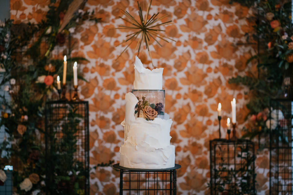 Cake Icing Flowers Glass Tier 1970 Retro Mid Century Wedding Ideas Laura Martha Photography