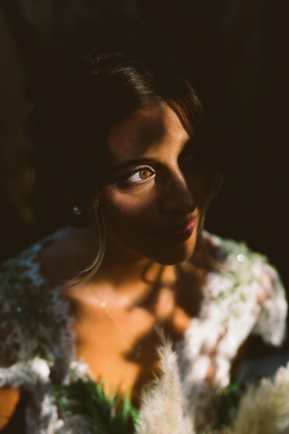 Bride Bridal Make Up Botanical Dark Green Velvet Pampas Grass Wedding Ideas Bárbara Araújo Photography