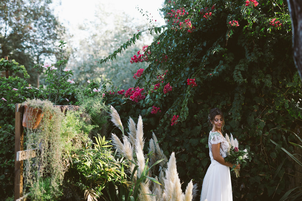 Botanical Dark Green Velvet Pampas Grass Wedding Ideas Bárbara Araújo Photography