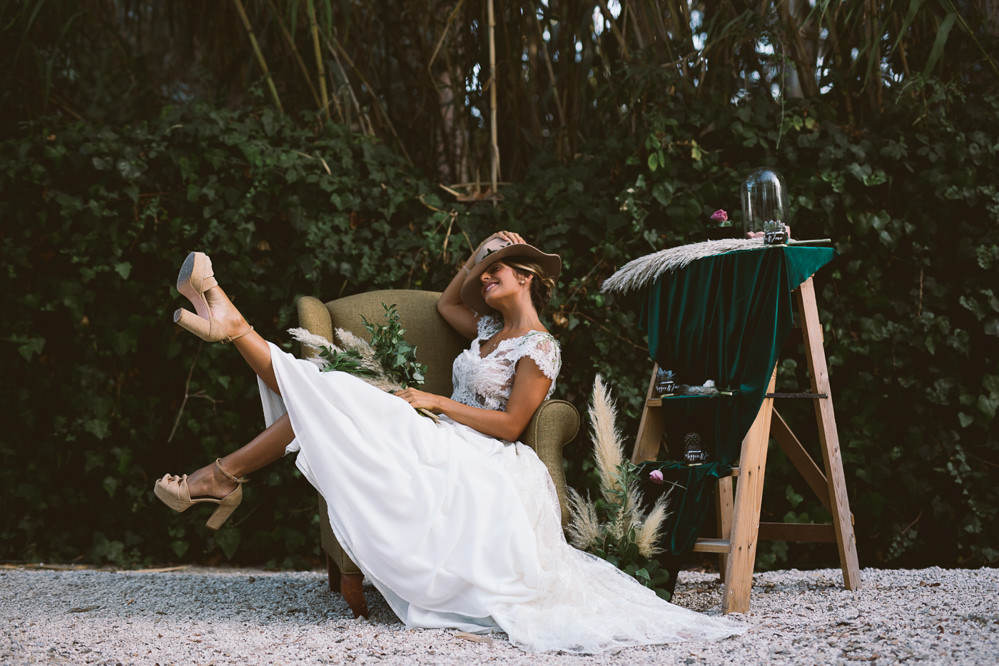 Botanical Dark Green Velvet Pampas Grass Wedding Ideas Bárbara Araújo Photography