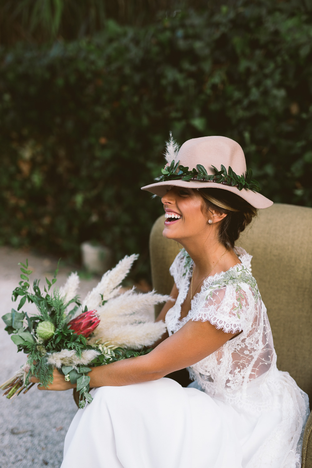 Bride Bridal Fedora Hat Accessory Greenery Foliage Floral Flowers Botanical Dark Green Velvet Pampas Grass Wedding Ideas Bárbara Araújo Photography