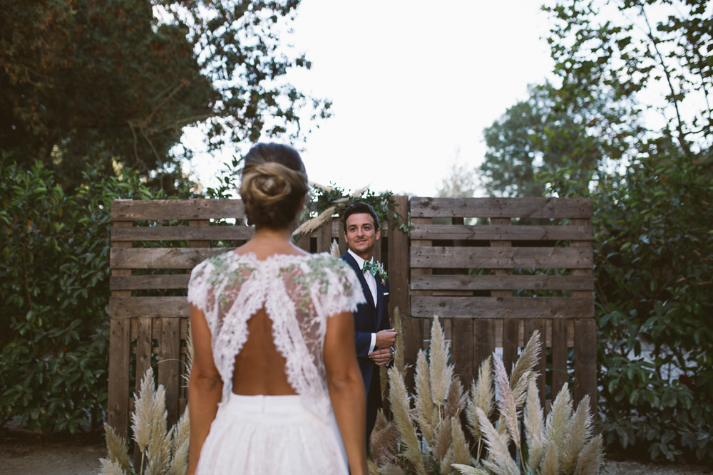 Botanical Dark Green Velvet Pampas Grass Wedding Ideas Bárbara Araújo Photography