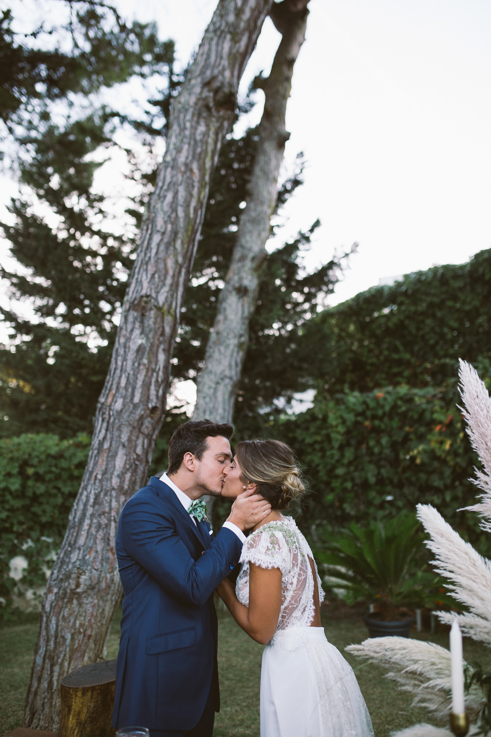 Botanical Dark Green Velvet Pampas Grass Wedding Ideas Bárbara Araújo Photography