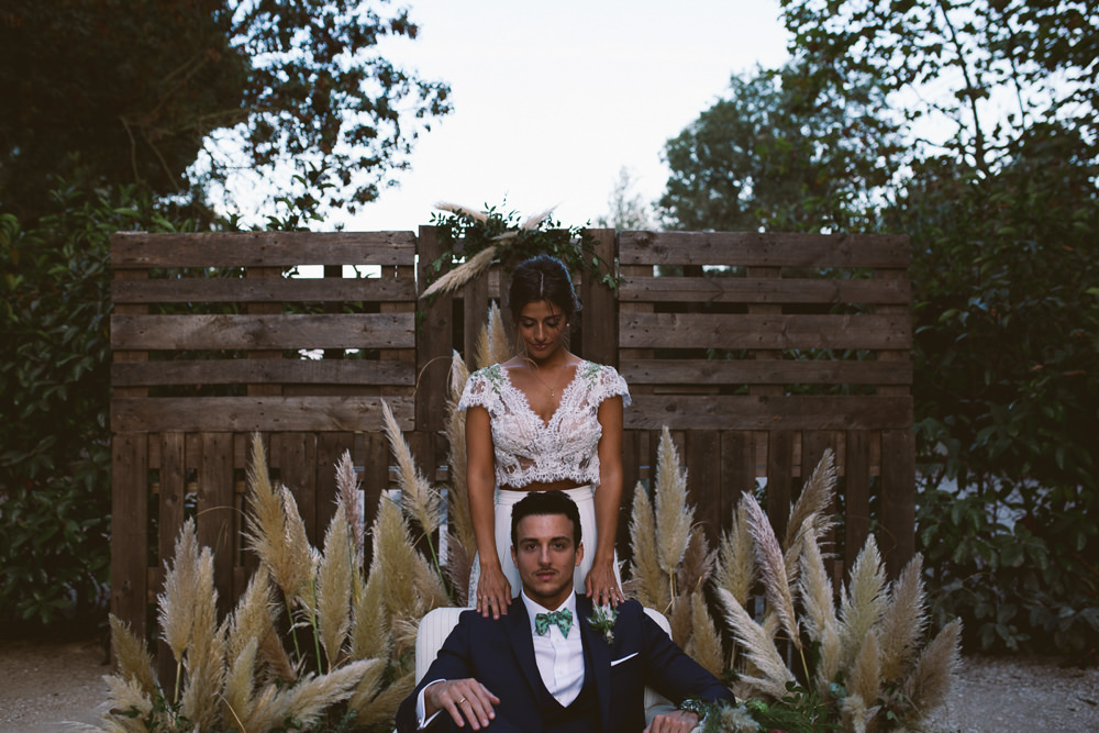 Botanical Dark Green Velvet Pampas Grass Wedding Ideas Bárbara Araújo Photography