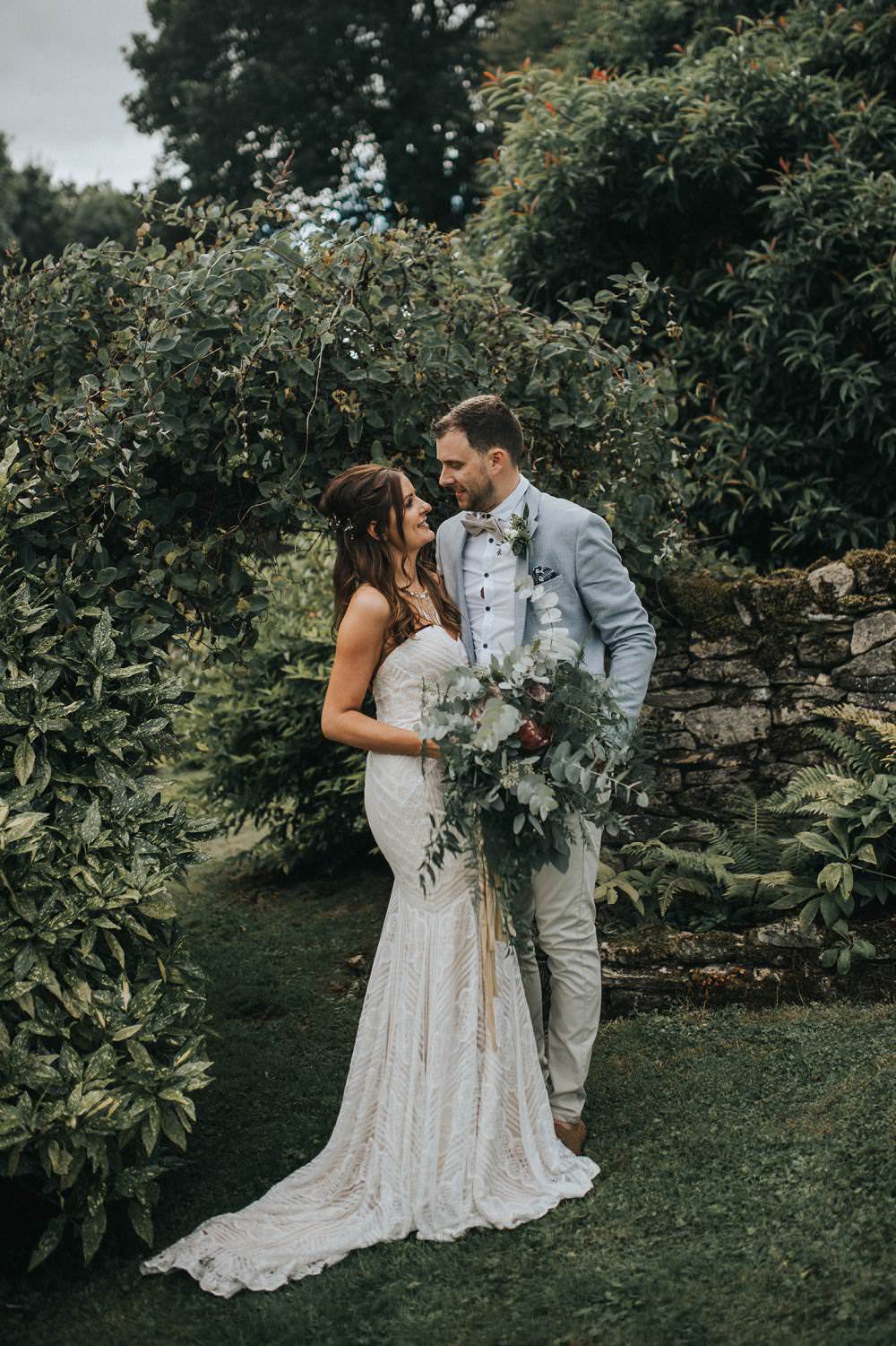 Watters Wtoo Betty Dress Gown Bride Bridal Strapless Sweetheart Fit Flare Eucalyptus Boho Greenery Barn Wedding Kerry Diamond Photography