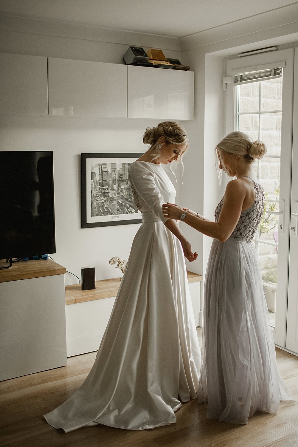Bride Bridal Dress Gown Pockets Train Belt Low Back Sleeves Modern Chic Abbeydale Picture House Wedding We Are Da Silva