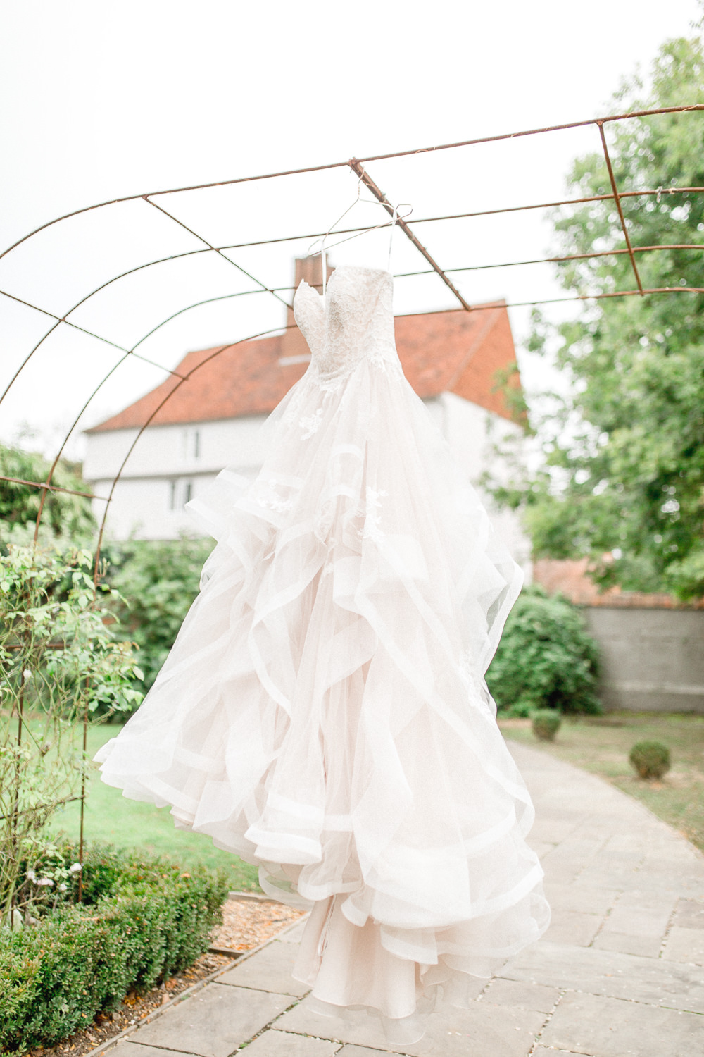Dress Gown Bride Bridal Lace Strapless Sweetheart Stella York Princess Ruffle Skirt Autumnal Boho Wedding Ivory White Photography
