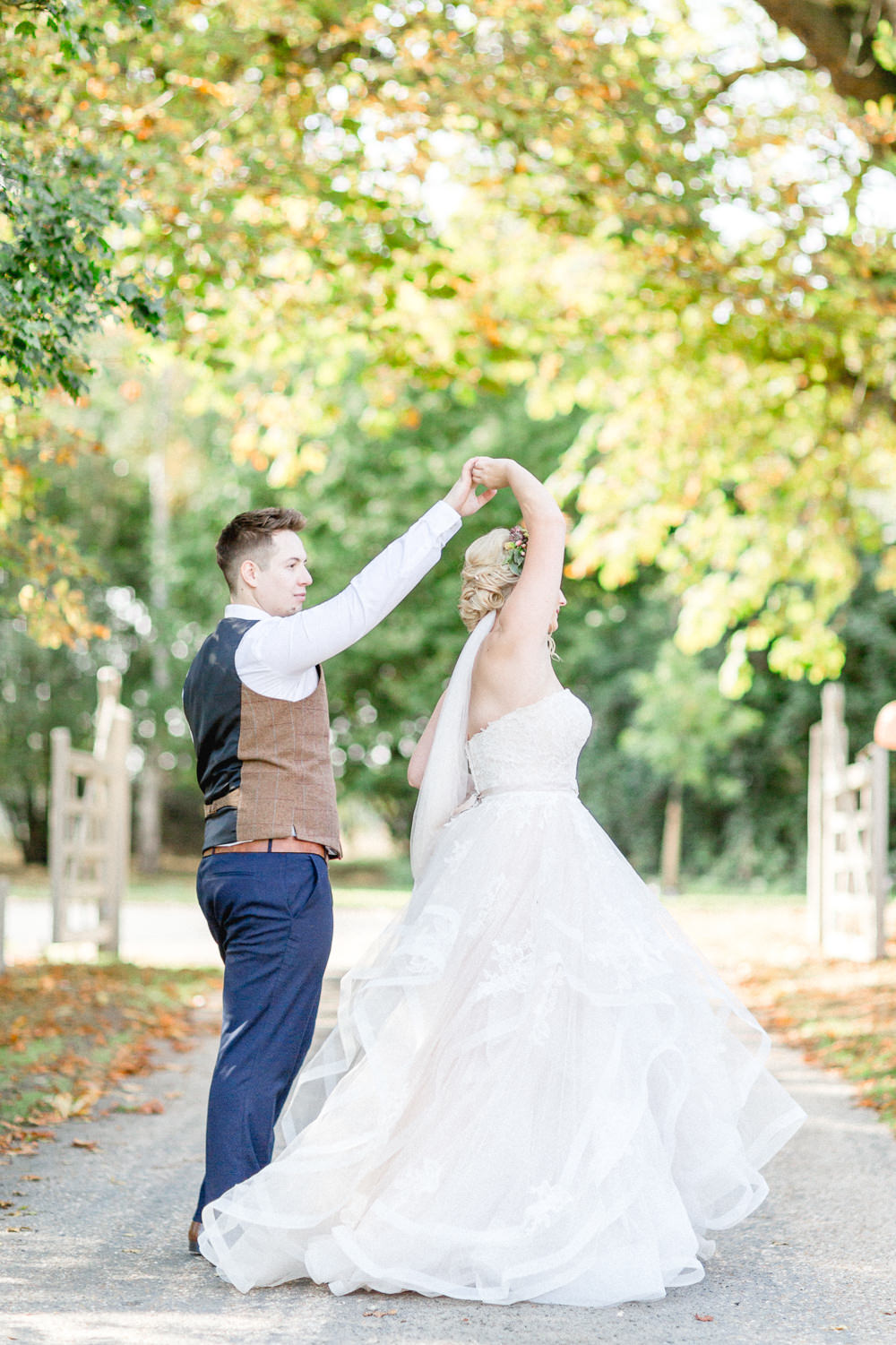 Dress Gown Bride Bridal Lace Strapless Sweetheart Stella York Princess Ruffle Skirt Autumnal Boho Wedding Ivory White Photography