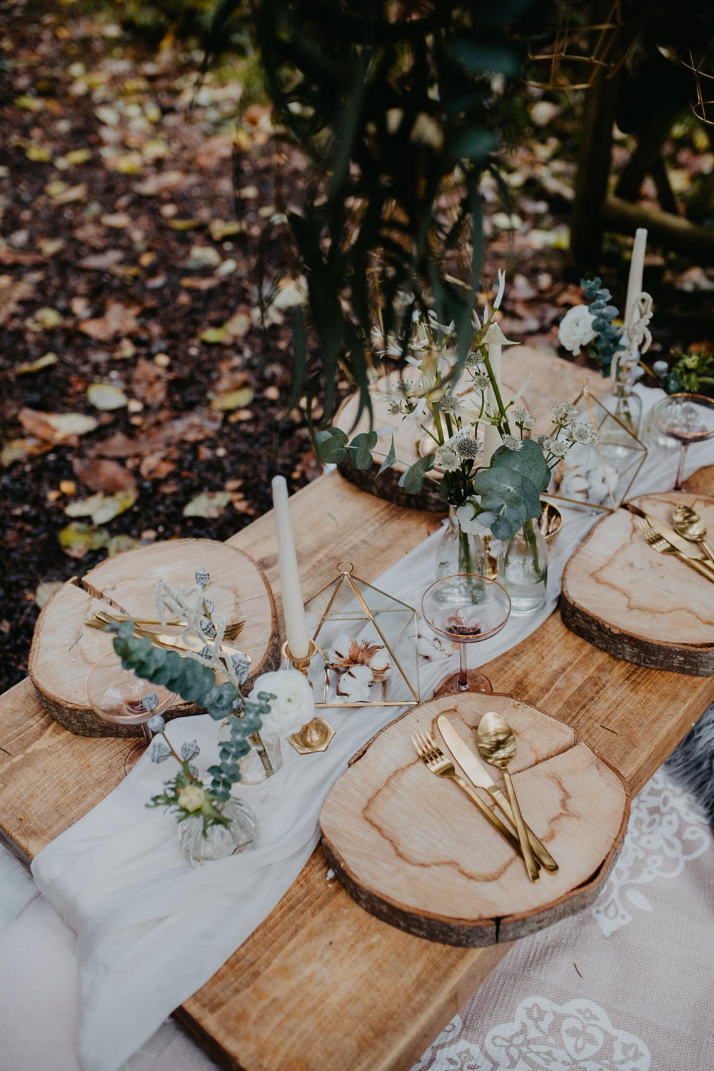 Tablescape Table Decor Log Slice Gold Cutlery Terrariums Greenery Foliage Outdoor Woodland Wedding Ideas Geometric Meraki Wedding Photography