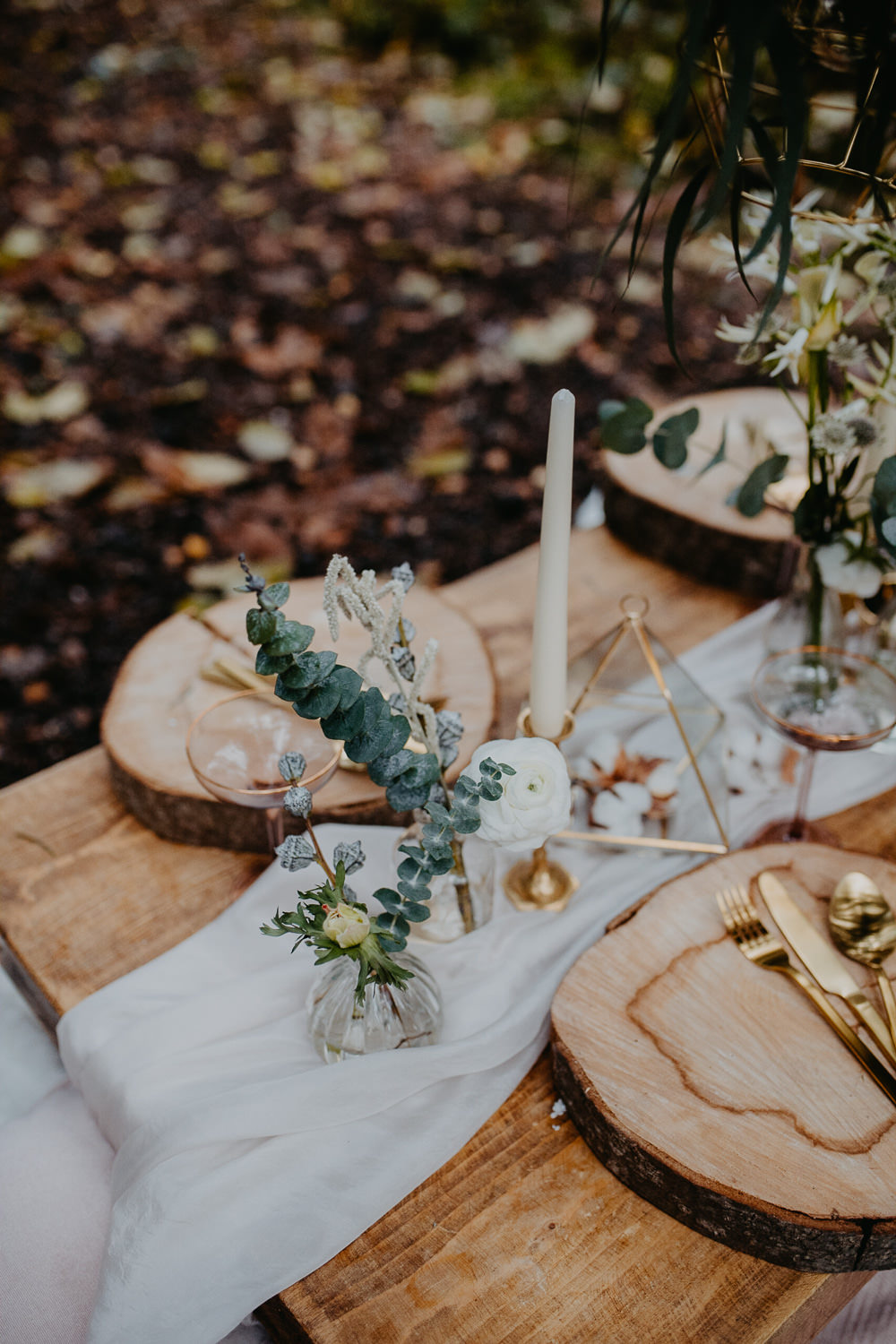 Tablescape Table Decor Log Slice Gold Cutlery Terrariums Greenery Foliage Outdoor Woodland Wedding Ideas Geometric Meraki Wedding Photography