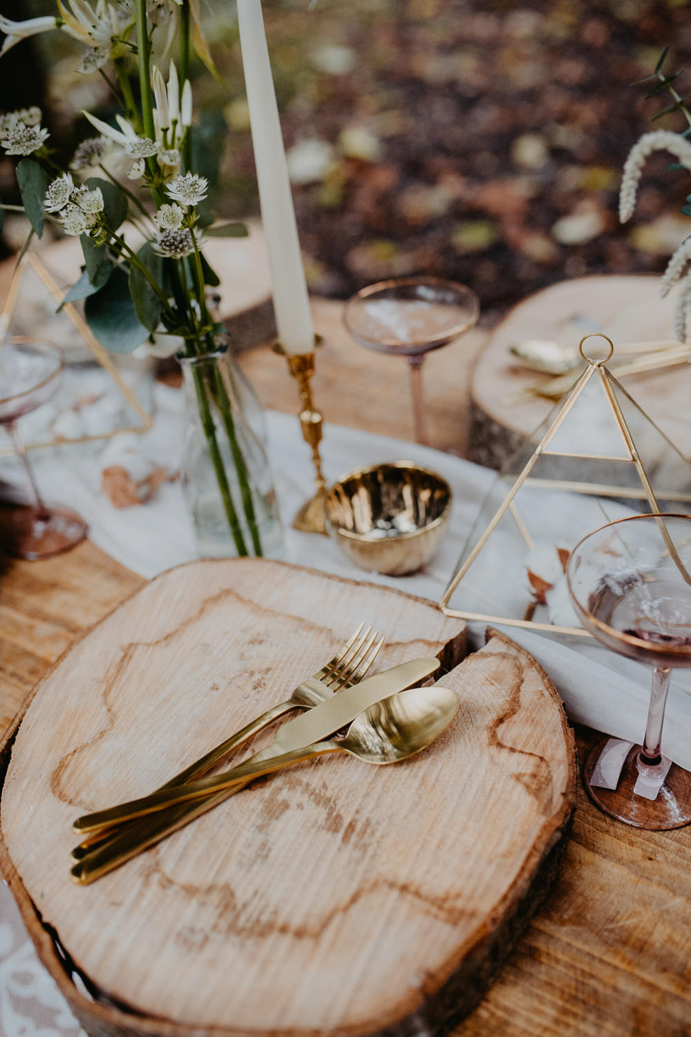 Tablescape Table Decor Log Slice Gold Cutlery Terrariums Greenery Foliage Outdoor Woodland Wedding Ideas Geometric Meraki Wedding Photography
