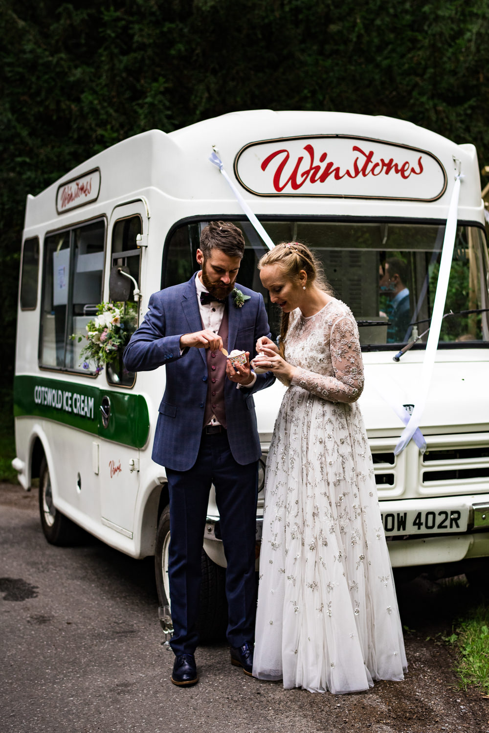 Ice Cream Van Truck Cotswolds Garden Wedding Jonny Barratt Photography