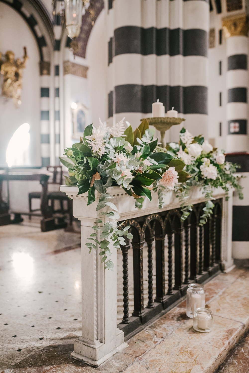 Flower Arrangement Church Milan Wedding Rossella Putino Photographer