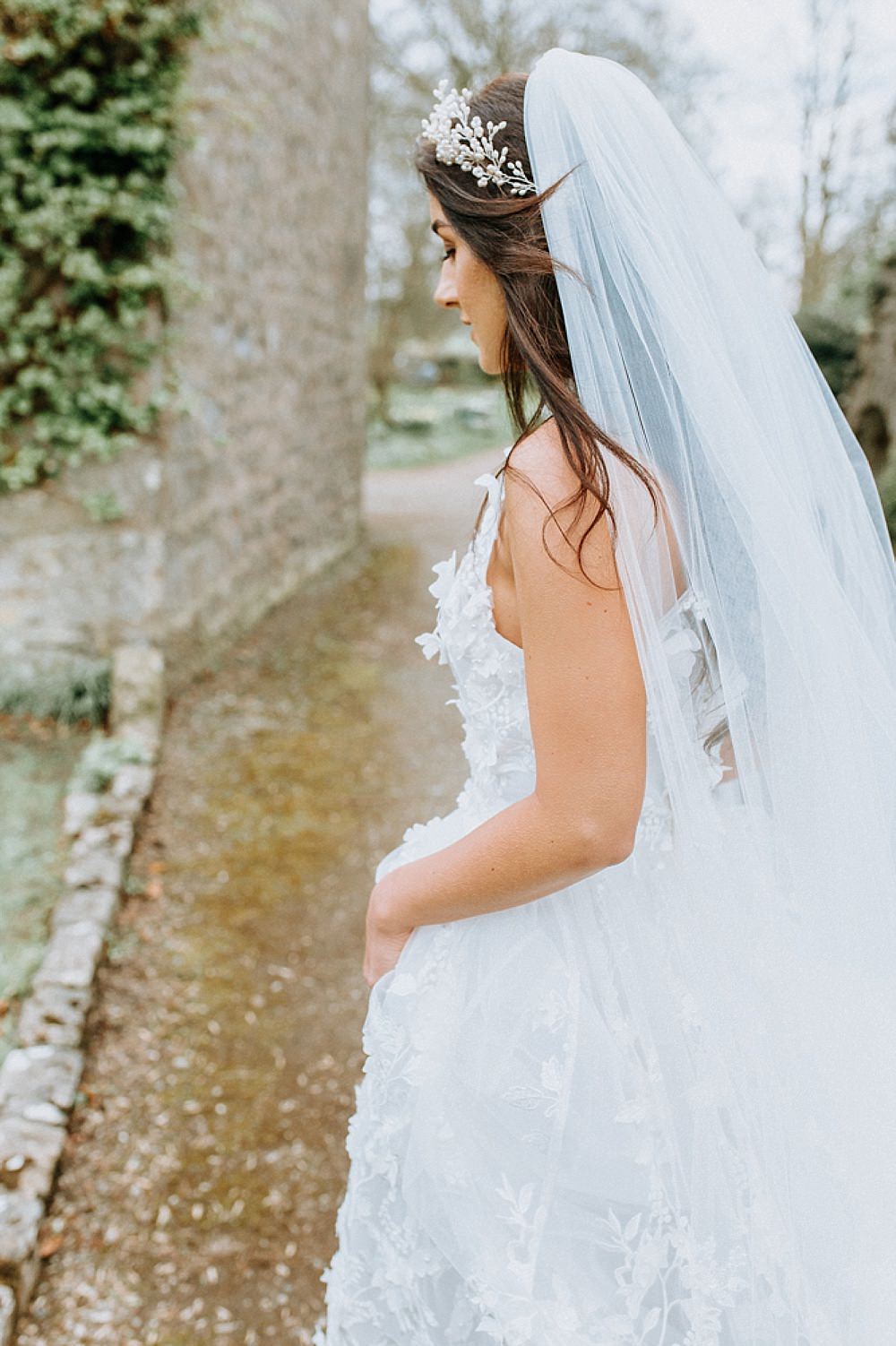 Fresh Blue & Gold Wedding Ideas with Wild & Free Flora
