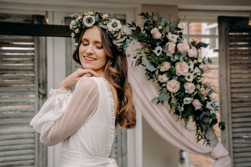 Flower Crown Bride Bridal Free Spirited Wedding Ideas EKR Pictures