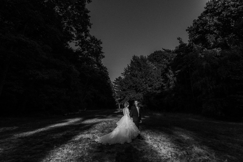 Captains Wood Barn Wedding Megan Elle Photography