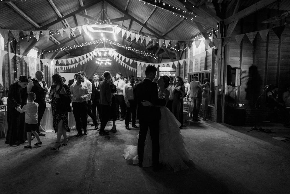 Captains Wood Barn Wedding Megan Elle Photography
