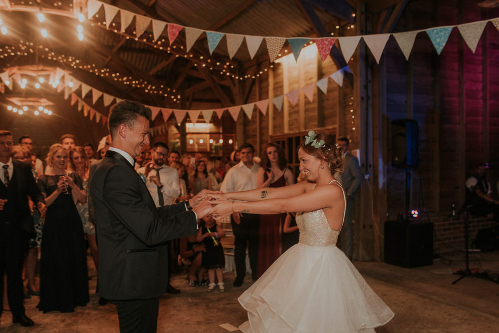 Captains Wood Barn Wedding Megan Elle Photography