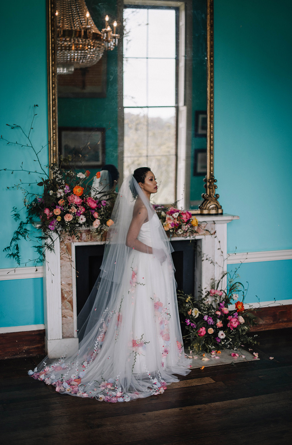 Fireplace Mantle Piece Flowers Arrangement Installation Coral Floral Wedding Ideas Birgitta Zoutman Photography