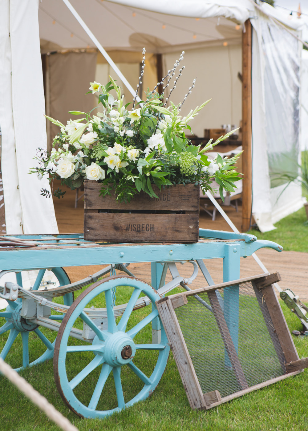 Wagon Trailer Decor Crate Flowers Wooden Airbnb Wedding Pickavance Weddings