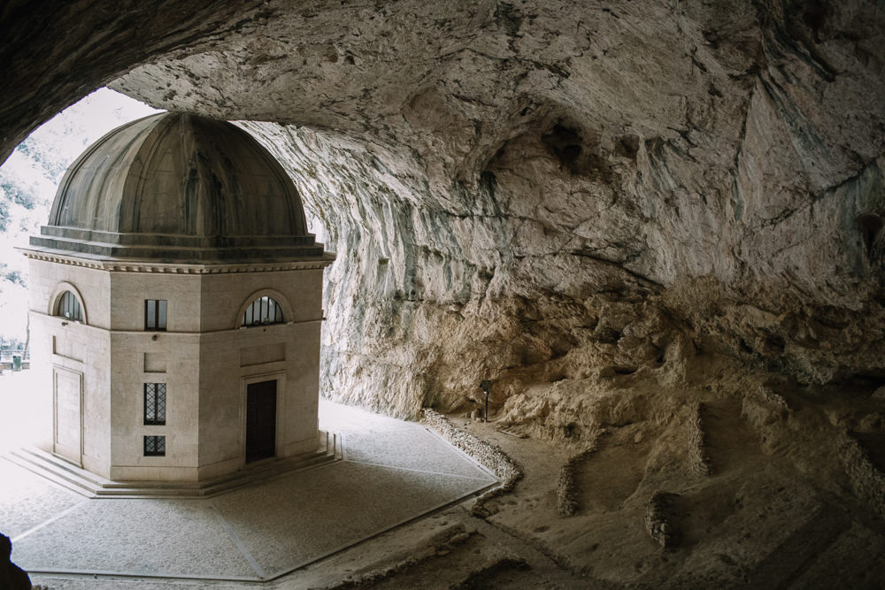 Cave Wedding Ideas Vanessa Illi Photographer