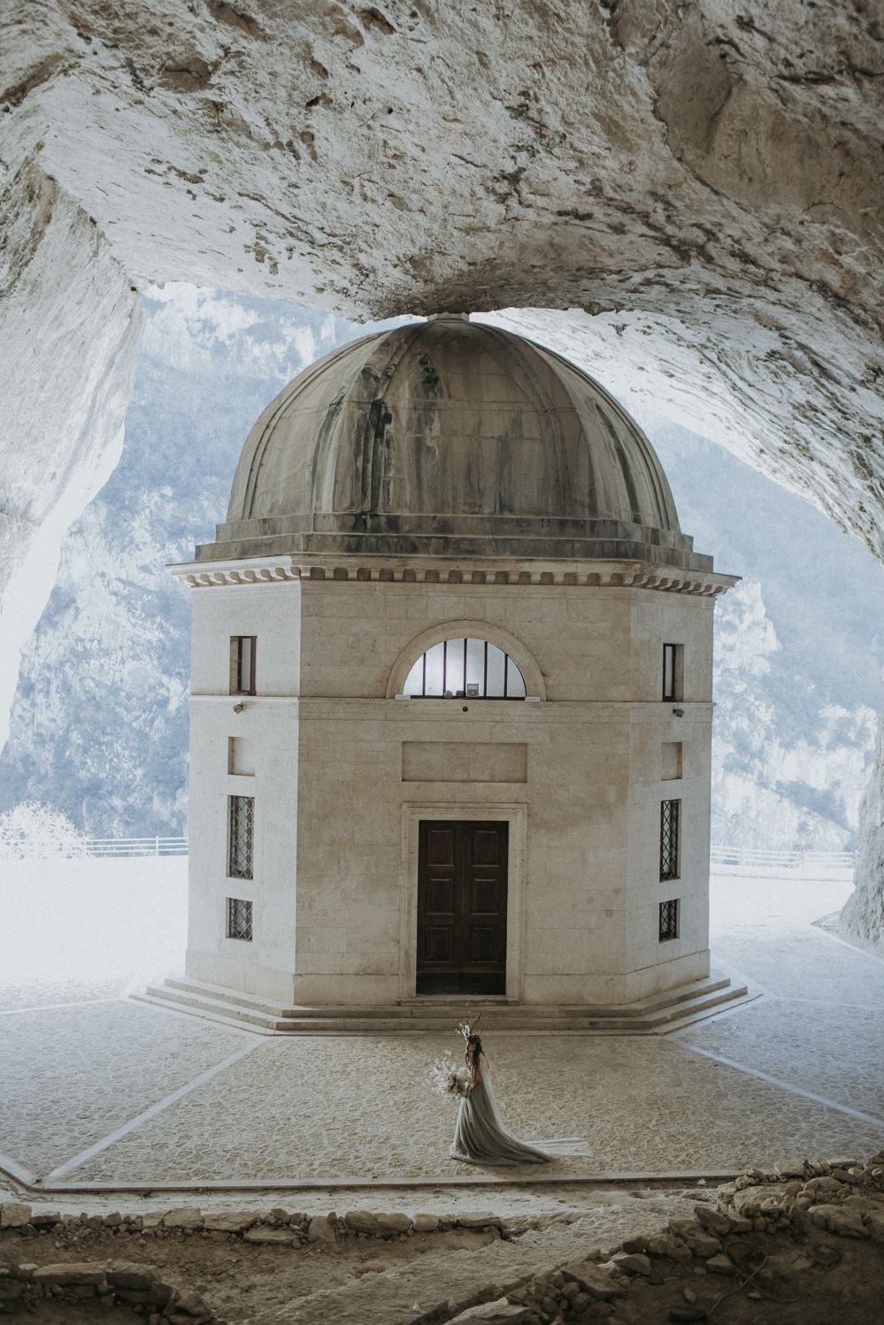 Cave Wedding Ideas Vanessa Illi Photographer