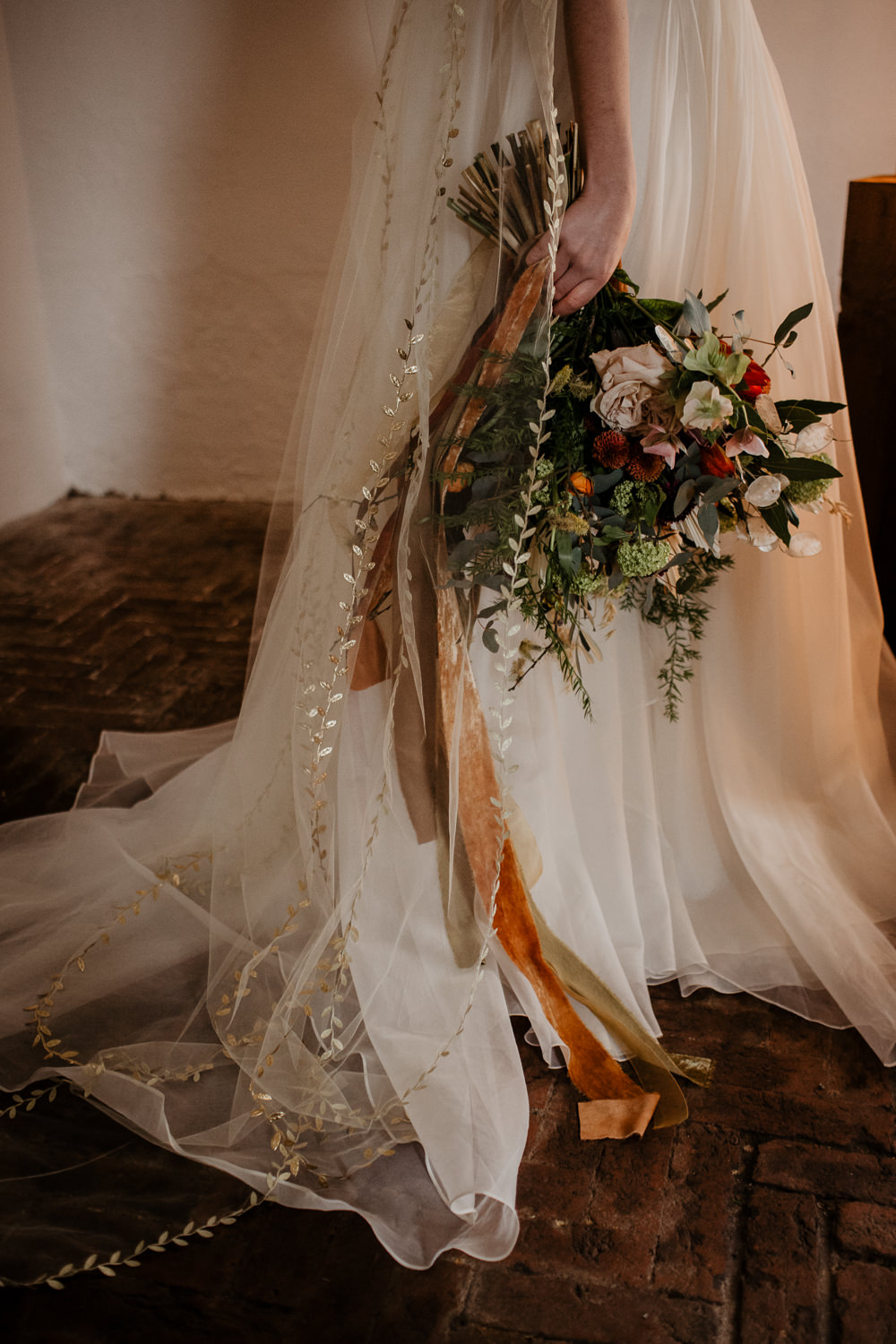 Bouquet Flowers Bride Bridal Ribbons Orange Rose Dried Flowers Seed Heads Large Oversized Autumn Fall Elopement Wedding Ideas Oilvejoy Photography