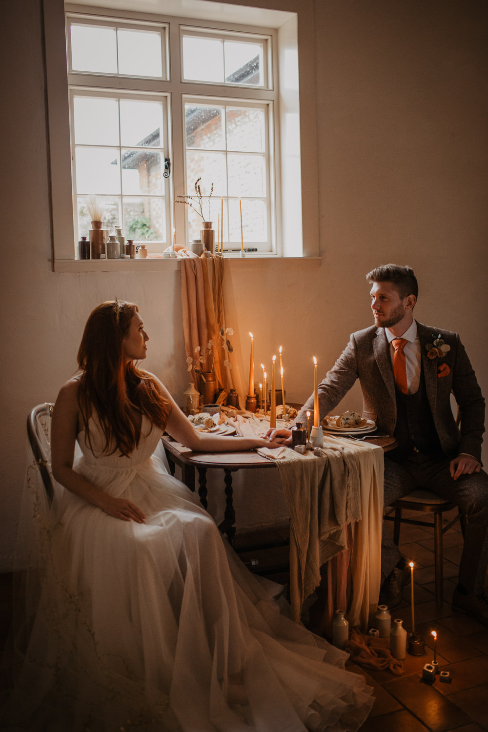 Table Tablescape Decor Decoration Candles Dried Flowers Grasses Sweetheart Table Earthenware Table Linen Silk Earthy Autumn Fall Elopement Wedding Ideas Oilvejoy Photography
