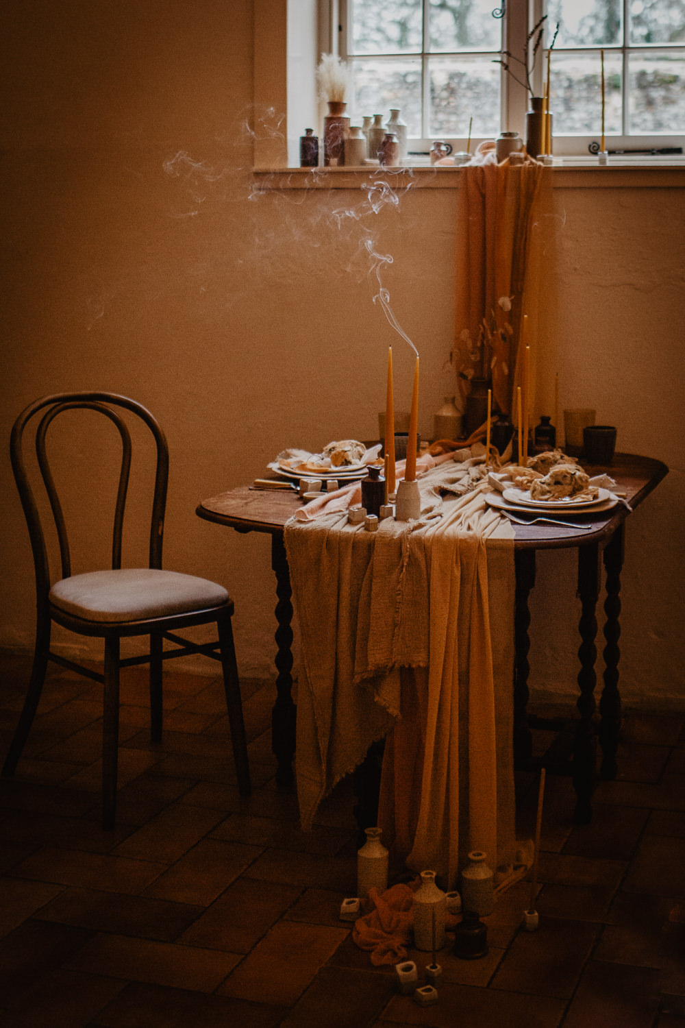 Table Tablescape Decor Decoration Candles Dried Flowers Grasses Sweetheart Table Earthenware Table Linen Silk Earthy Autumn Fall Elopement Wedding Ideas Oilvejoy Photography