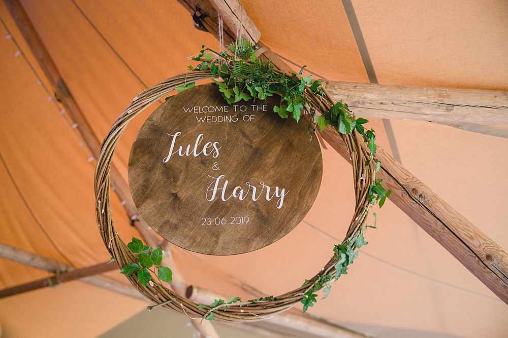 Welcome Sign Calligraphy Hoop Pet Wedding Ideas Vicky Plum Photography