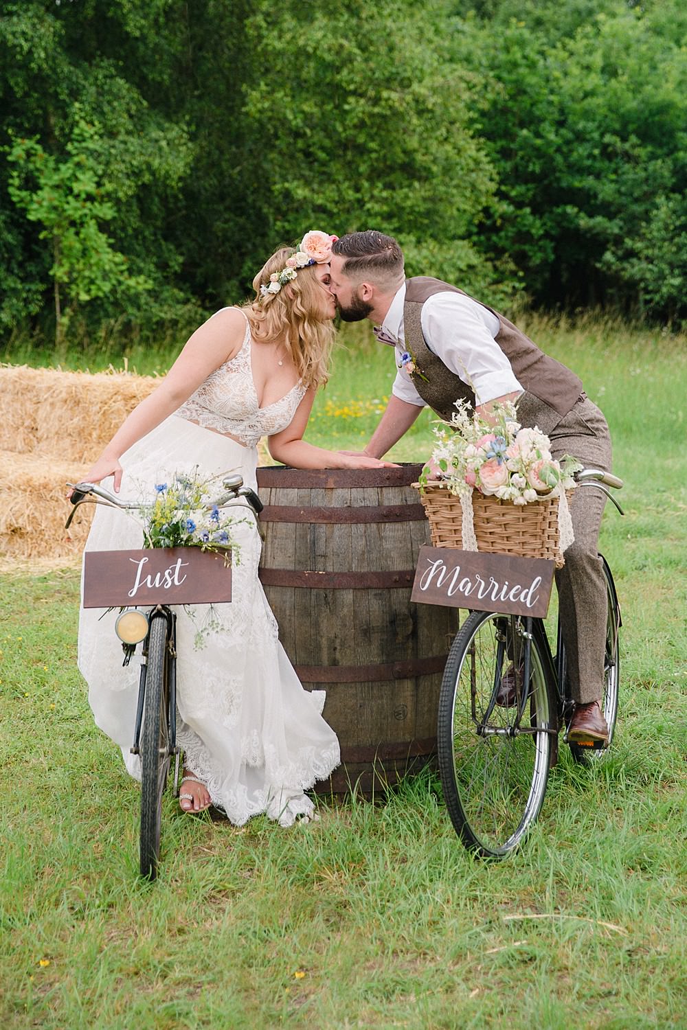 Bicycle Transport Pet Wedding Ideas Vicky Plum Photography