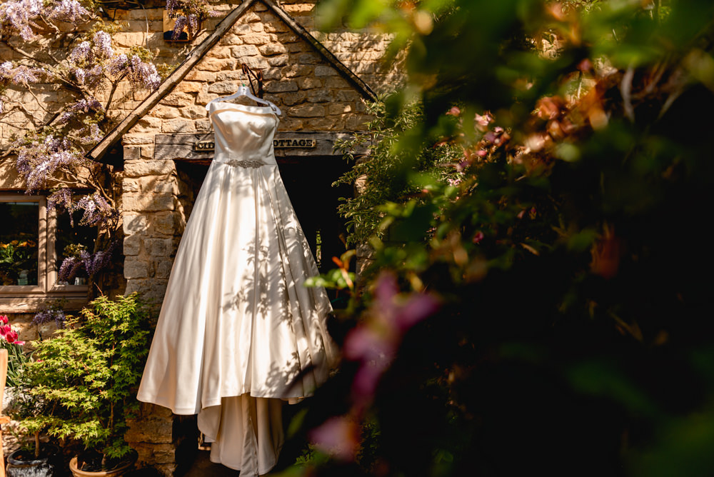 Cotswolds Barn Wedding Lisa Carpenter Photography