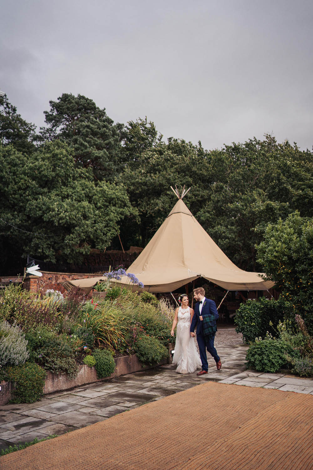 Tipi Garden Wedding Kit Myers Photography
