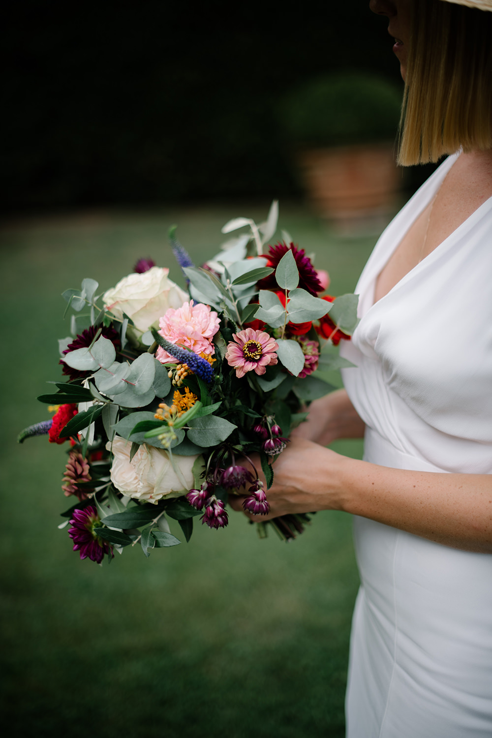 Bouquet Flowers Bride Bridal Bridesmaid Dahlia Rose Eucalyptus Red Pink Tuscany Wedding Lelia Scarfiotti