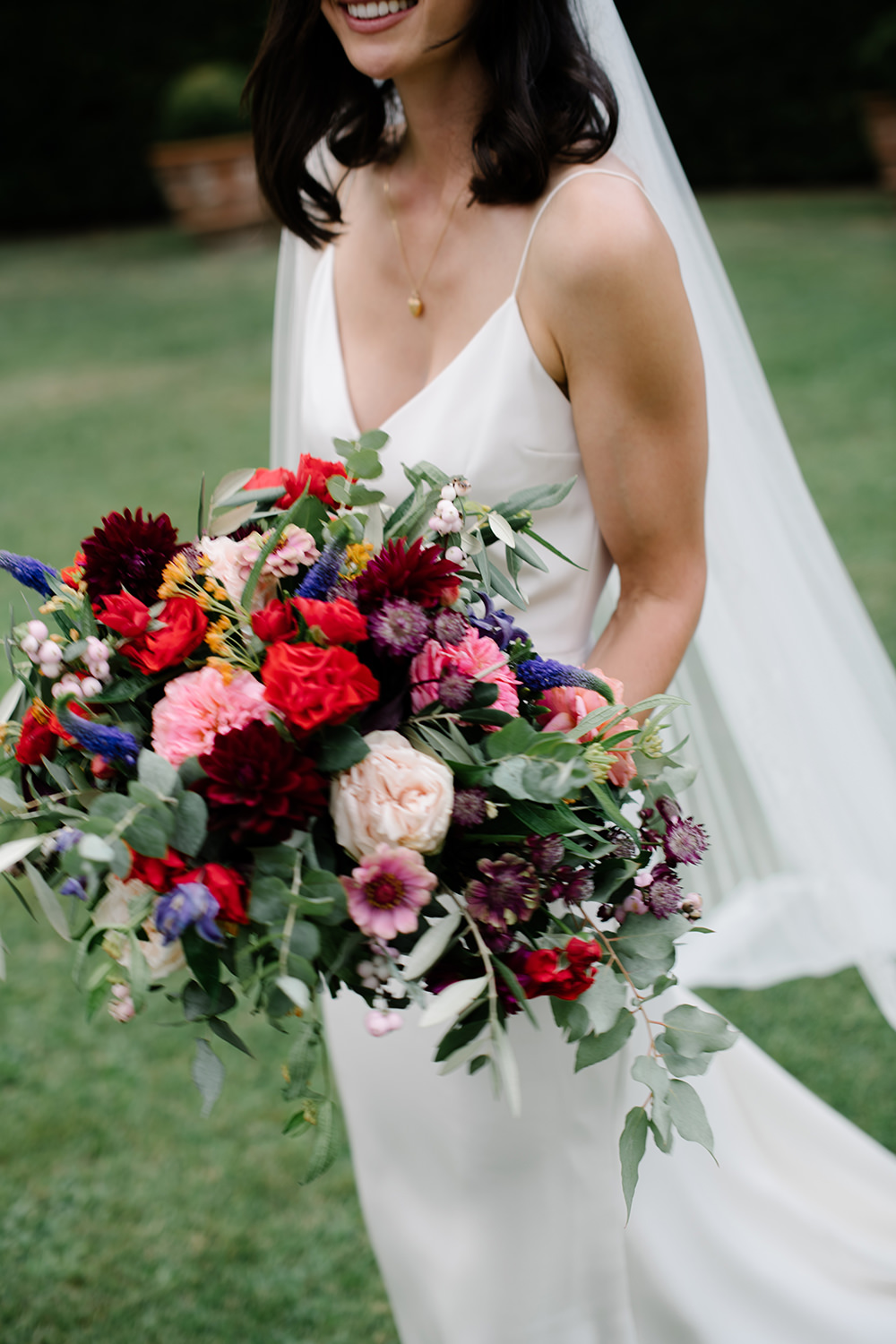 Bouquet Flowers Bride Bridal Dahlia Rose Eucalyptus Red Pink Tuscany Wedding Lelia Scarfiotti